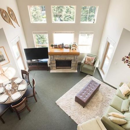 Tyndall Stone Lodge By Cozystay Signature Уислър Екстериор снимка