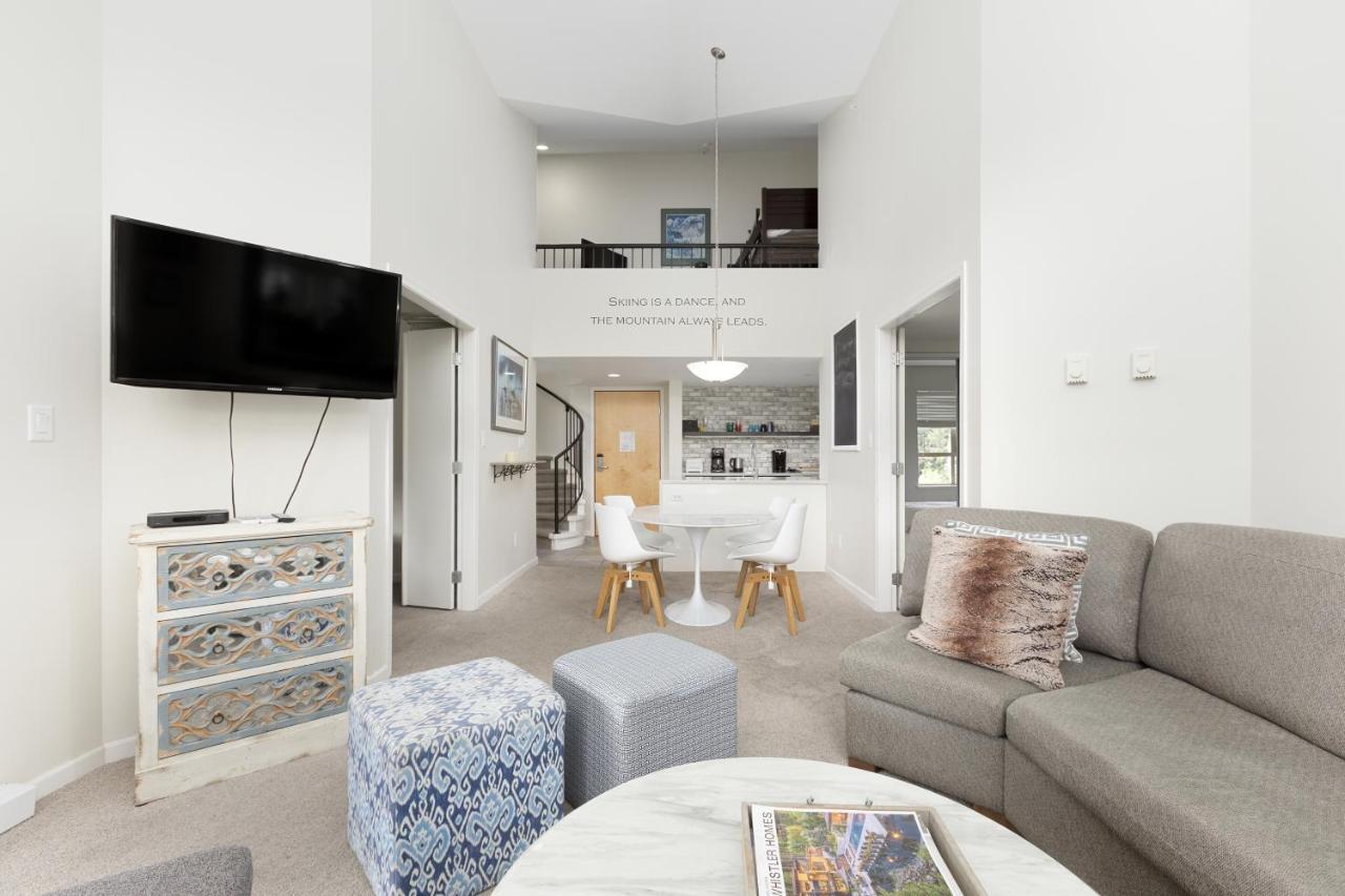 Tyndall Stone Lodge By Cozystay Signature Уислър Екстериор снимка