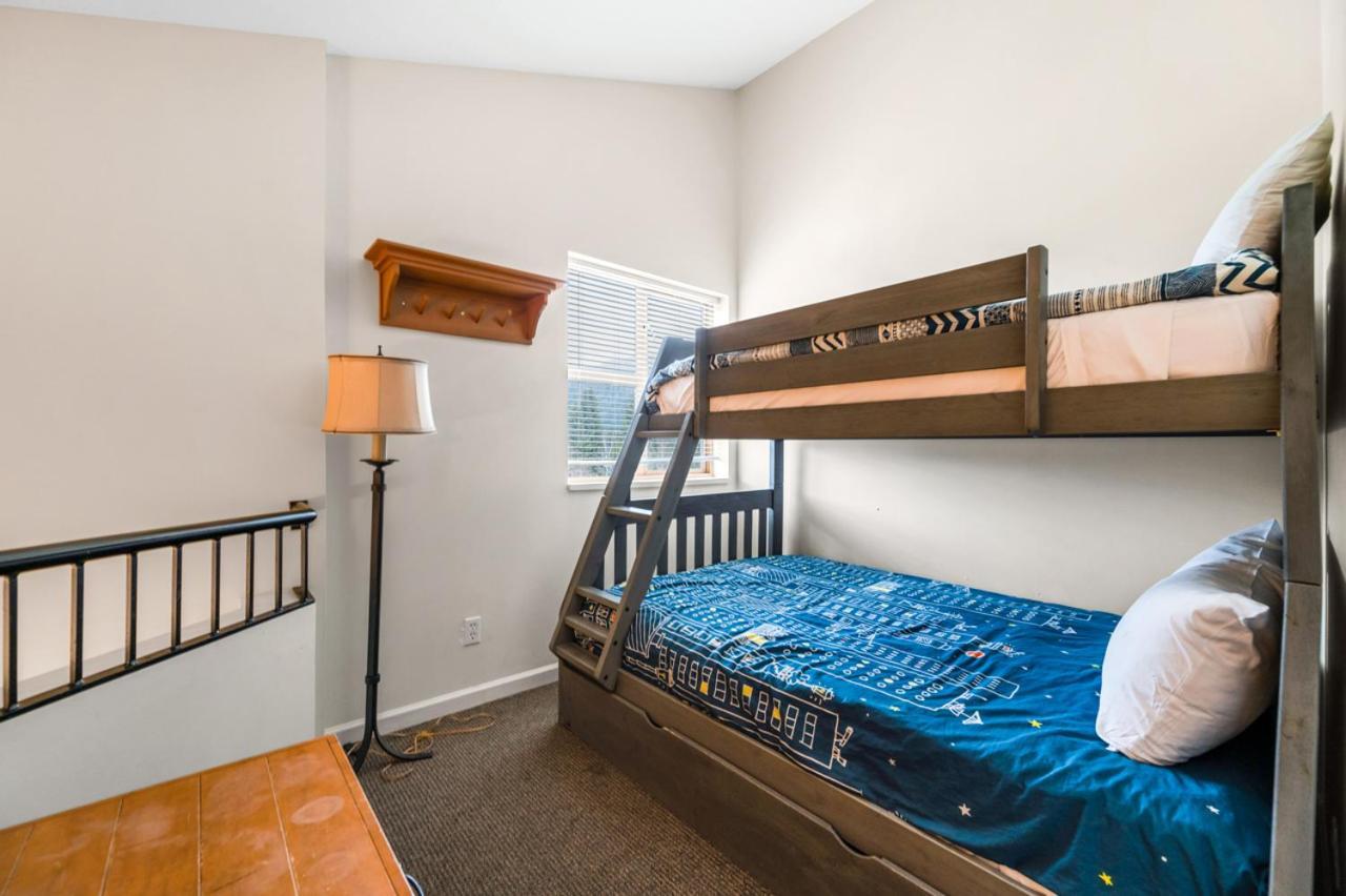 Tyndall Stone Lodge By Cozystay Signature Уислър Екстериор снимка